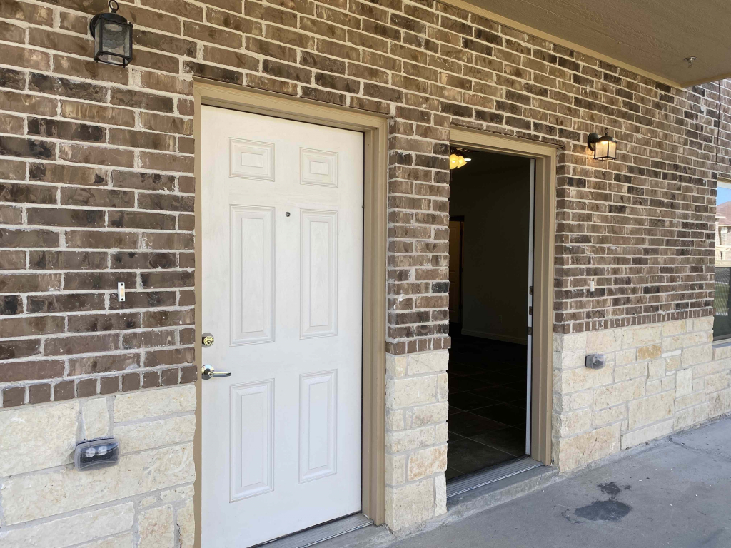 2 Bed Apartment At Leticia Street, Edinburg. TX MAC Apartments
