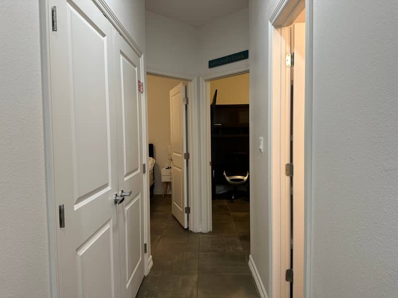 Hallway to the bedrooms