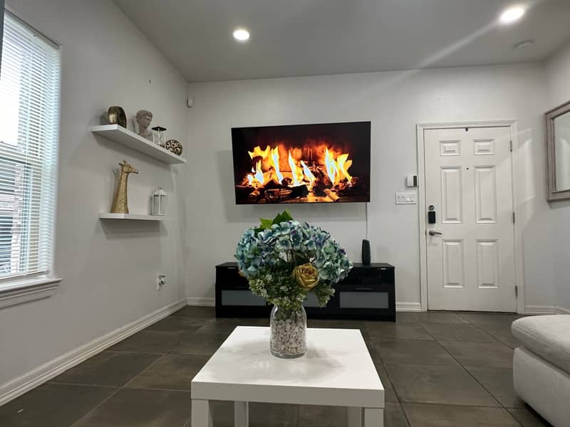 Living room with tall ceilings
