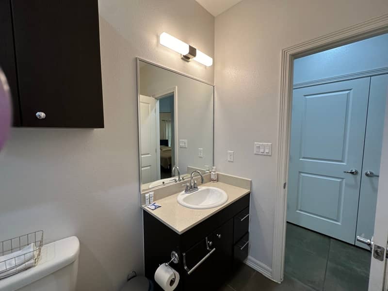 Bathroom vanity