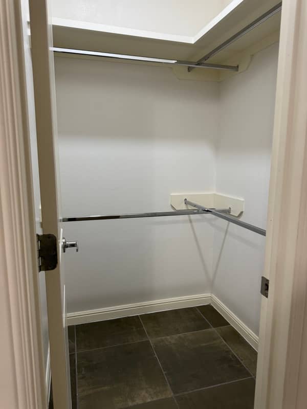 Walk-in closet